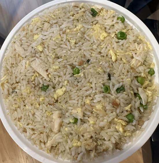 226. Fried Rice with Salted Fish and Chicken 鹹魚雞粒飯